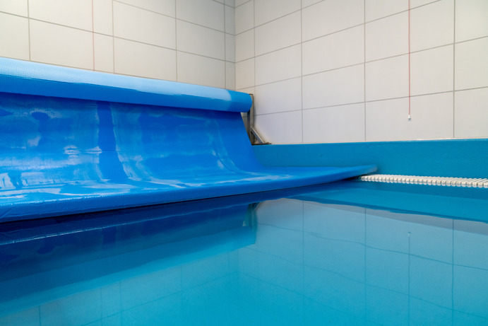 Therapiebad met afdekzeil