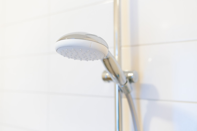 Waterbesparende douchekop badkamer