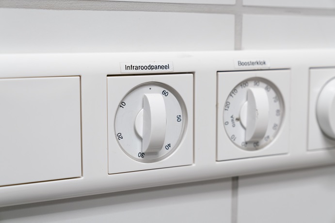 overwerk(timer) infraroodpaneel bij therapiebad